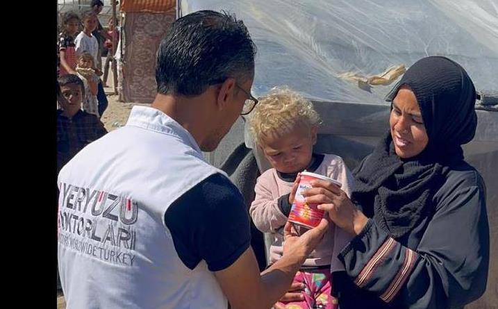Gazzeli Bebeklere Acil Süt ve Mama Desteği