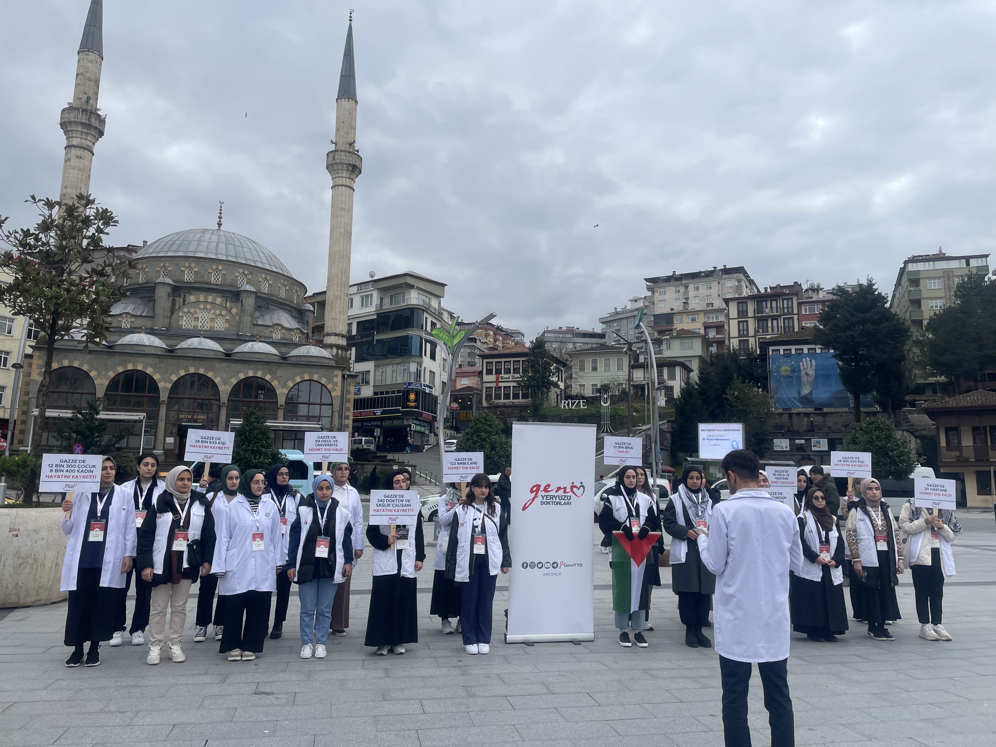 Genç Yeryüzü Doktorlarımız 16 İlde Gazze için Bir Araya Geldi