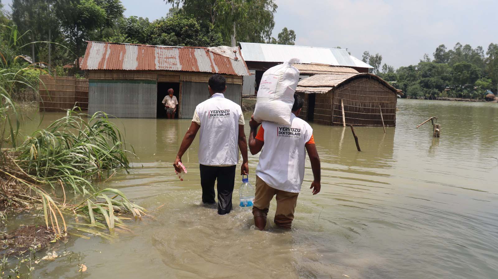 Bangladeş’te Selden Etkilenenlere Gıda Desteği